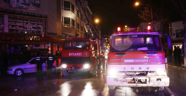 AVM'de Yangın! 2 Ölü, 3 Ağır Yaralı