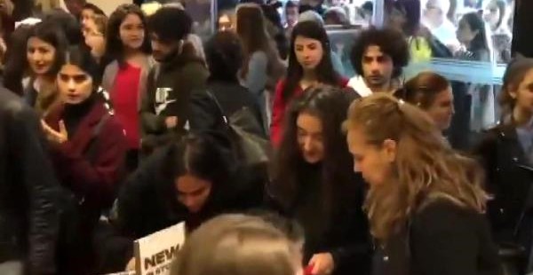 AVM'lerde 'Efsane Cuma' Kavgası  