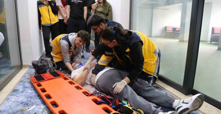 Avrasya Üniversitesi'nde Acil Yardım Tatbikatı Düzenlendi