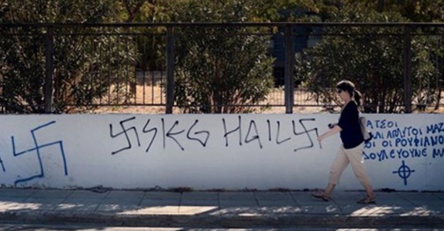 Avusturya'da "Nazi" Sembolleri Satan Memur İşten Kovuldu