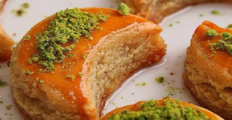 Ay tatlısı tarifi : en güzel ve lezzetli ay tatlısı nasıl yapılır? Ay tatlısı malzemeleri ve pratik tarifi