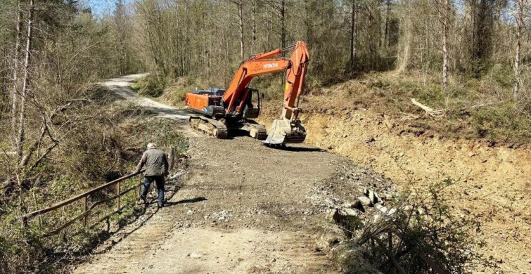 Ayancık'ta Heyelan Sonrası Yol Güvenliği Yeniden Sağlandı