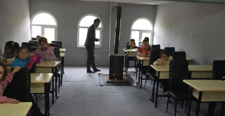 Ayancık'ta Minik Öğrencilere 'Aile ve Vefa' Semineri