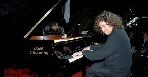 Ayasofya Bestesine Tuluyhan Uğurlu'dan Özel Klip