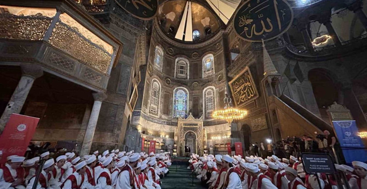 Ayasofya camii'nde 15 Temmuz şehitleri için hatim duası okundu