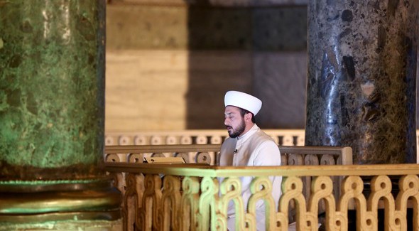 Ayasofya'da Okunan Kur'an Yunanistan'ı Korkuttu