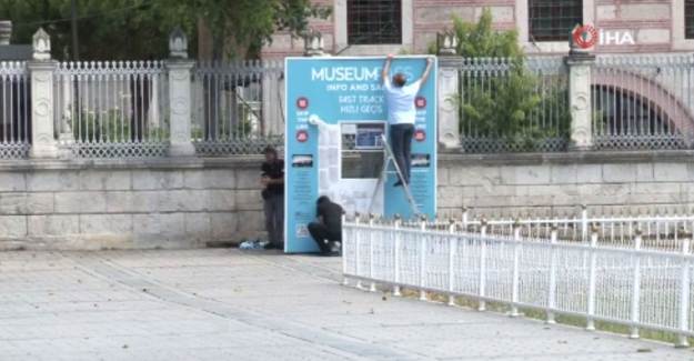 Ayasofya'daki Bilet Satış Gişesi Çıkarıldı