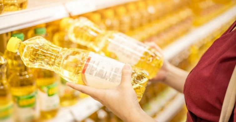 Ayçiçek yağında indirim bekleyen koştur koştur markete gidiyor! Stoklar tükenmek üzere
