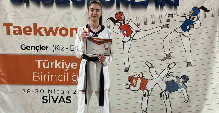 Aydın Lisesi Öğrencisi Naile Nur Özfidan İki Şampiyonlukla Dikkat Çekti