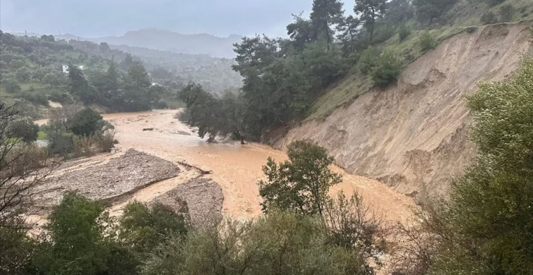 Aydın'da Derenin Taşması: 9 Ev Tahliye Edildi