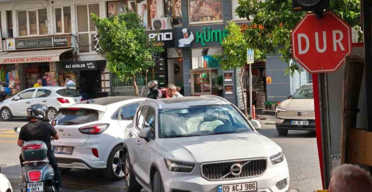 Aydın'da Duyarsız Araç Parkı Trafiği Felç Etti