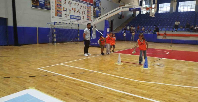 Aydın'da geleneksel çocuk oyunları şenliği gerçekleştirildi