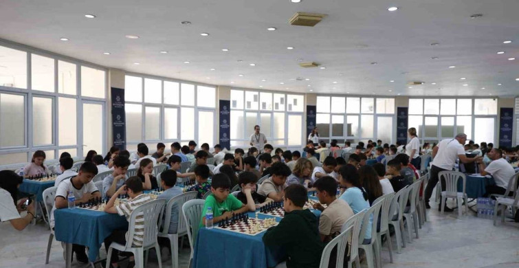 Aydın'da Geleneksel Satranç Turnuvası Düzenlendi