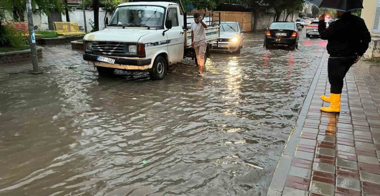 Aydın'da Sağanak Yağış Etkili Oldu