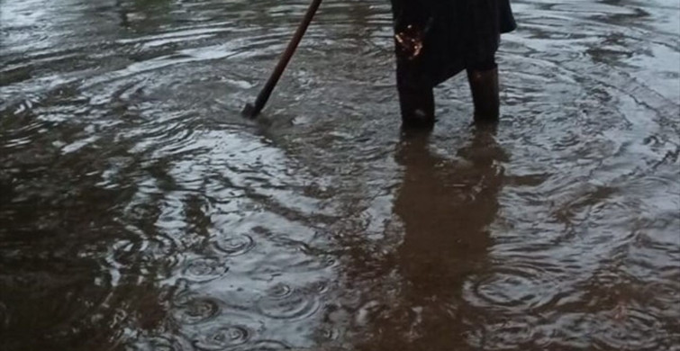 Aydın'da Sağanak Yağış Trafikte Aksamaya Neden Oldu