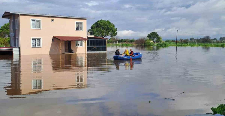 Aydın'da Sel Tehlikesi: AFAD Ekipleri Mahsur Kalan Vatandaşı Kurtardı