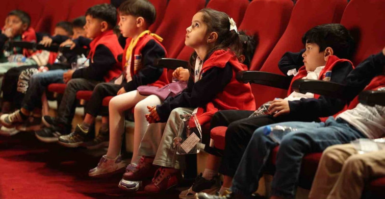 Aydın'da Tiyatro Coşkusu: Her Yaşa Uygun Etkinlikler