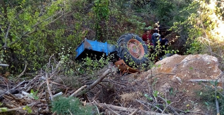 Aydın'da Traktör Kazası: Sürücü Hayatını Kaybetti Aydın'da Traktör Kazası: Sürücü Hayatını Kaybetti
