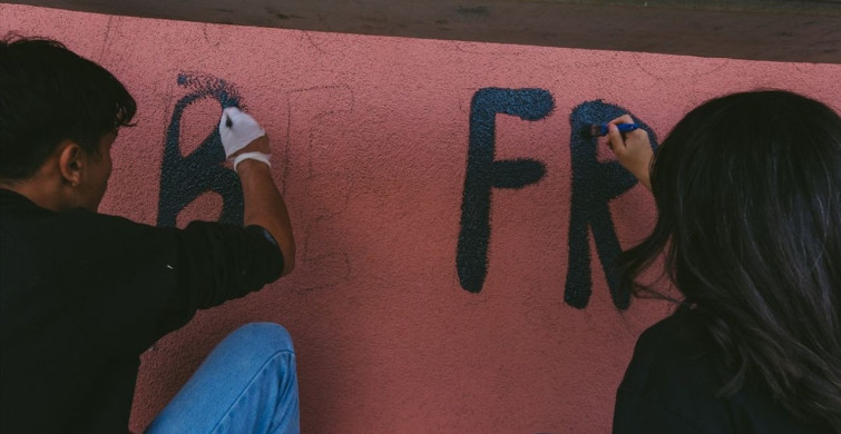 Aydın'da Üniversite Öğrencilerinden Filistin'e Destek Grafitileri