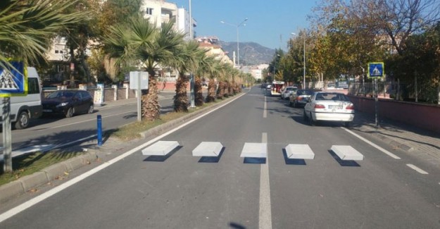 Aydın'da Yaya Geçitleri 3 Boyutlu Olarak Boyandı