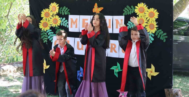 Aydın'daki tek öğretmenli okul öğrencileri mezuniyet sevinci yaşadı