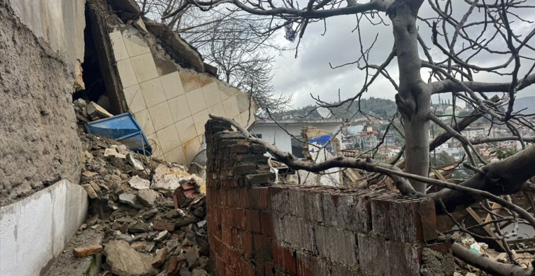 Aydın'daki Yağışlar Evi Yıktı