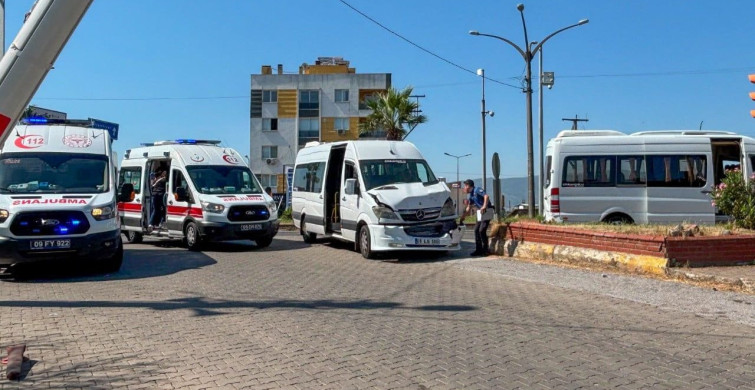 Aydın'ın köşkün de okul servisleri ile otomobil çarpıştı: 6 yaralı