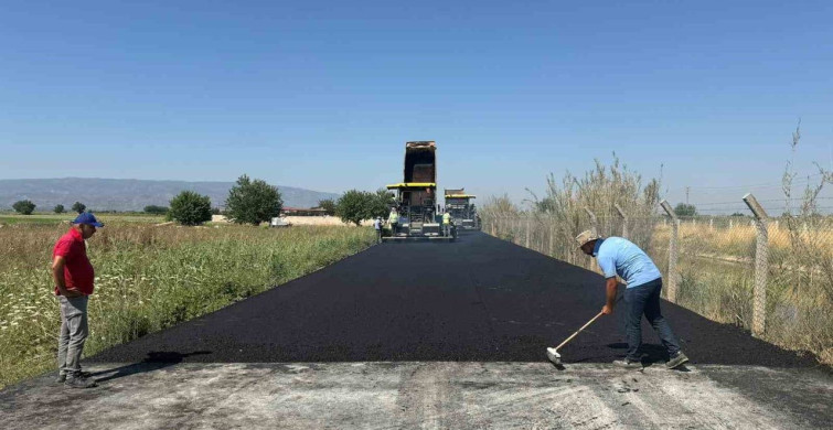 Aydın'ın tüm ilçelerinde eş zamanlı yol çalışmaları sürüyor