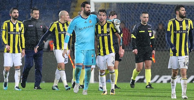 Aykut Kocaman Alanyaspor Maçının Kadrosunu Belirledi! Kazanan 11 Sahada OIacak