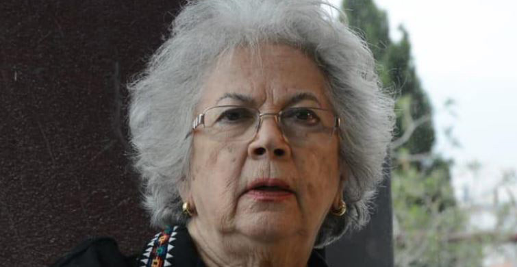 Ayla Karaca Kimdir?