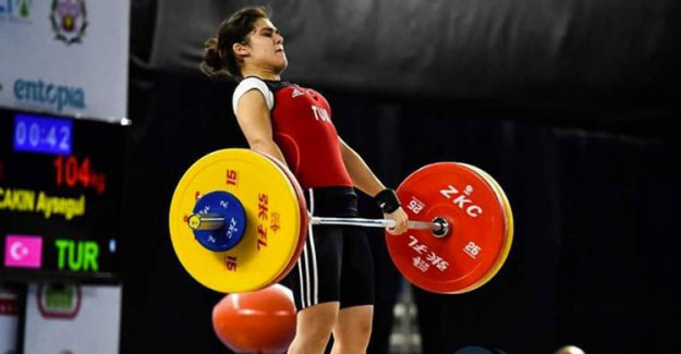 Ayşegül Çakın’dan Doğum Gününde Şampiyonluk!