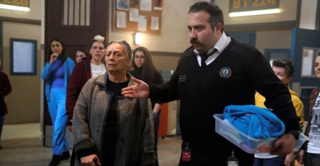 Ayten Uncuoğlu Avlu Dizisinin Kadrosuna Dahil Oldu