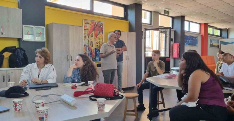 Ayvalık’ın endüstriyel mirası öğrencilerin eskizleriyle yeniden keşfedildi