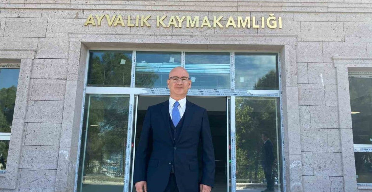 Ayvalık’ın sevilen kaymakamı hasan yaman bergama kaymakamlığına atandı