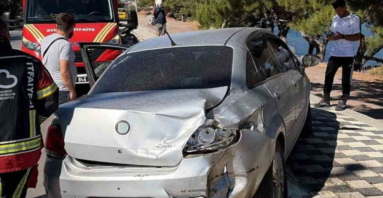 Ayvalık'ta trafik kazasında araçta sıkışan sürücü başarılı bir şekilde kurtarıldı