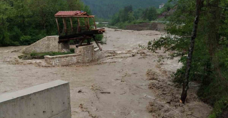 Azdavay'da Sağanak Sonrası Sel Felaketi