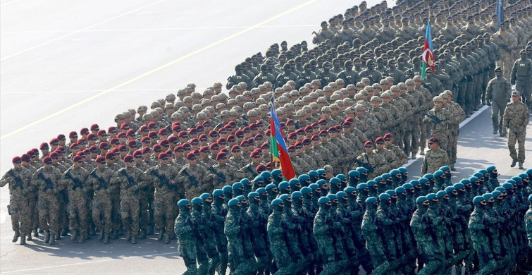 Azerbaycan, Karabağ Zaferi'ni Askeri Geçit Töreniyle Kutladı