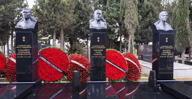 Azerbaycan'da Düşen Uçaktaki Kaybını Yıldönümünde Anma Töreni