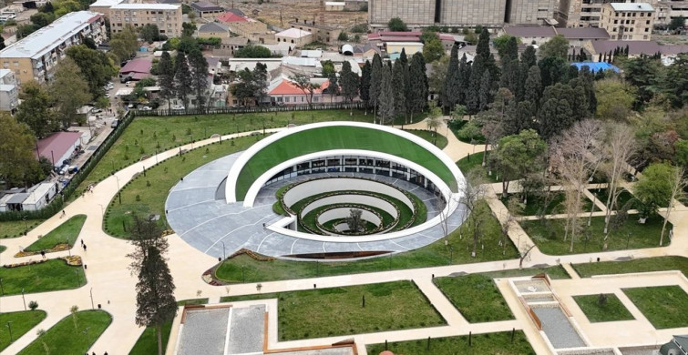 Azerbaycan'da Ermenistan Saldırılarına Karşı Anıt Park Açıldı