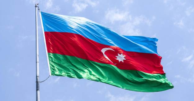 Azerbaycan'da Sıkıyönetim İlan Edildi