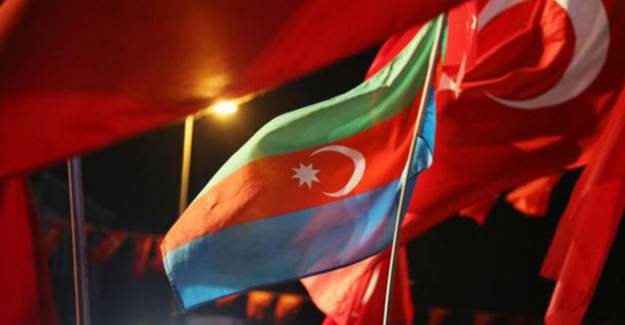 Azerbaycan'dan Erdoğan'ın Fransız Ürünlerini Boykot Çağrısına Destek