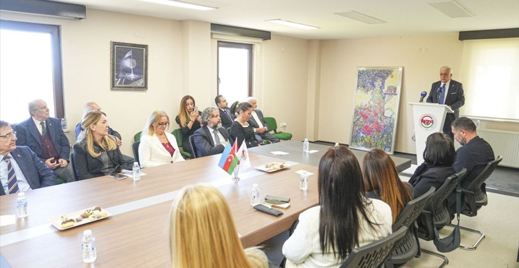 Azerbaycan'ın Bağımsızlık Yıl Dönümü Kutlandı