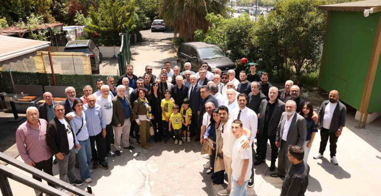 Aziz Yıldırım, Şampiyon Boksörlerle Destek Topladı