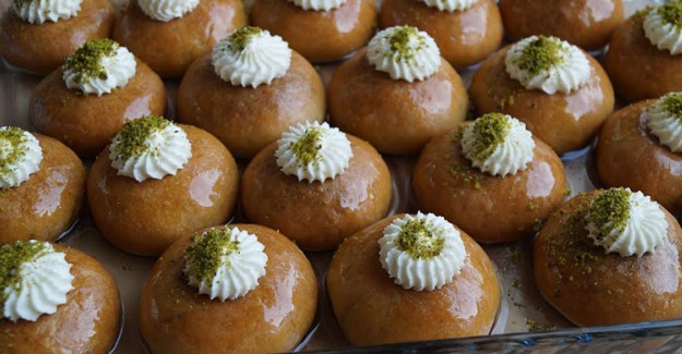 Baba Tatlısı Nasıl Yapılır? Baba Tatlısı Tarifi