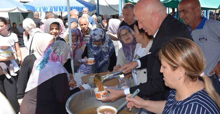 Babadağ Belediyesi'nden vatandaşlara aşure ikramı