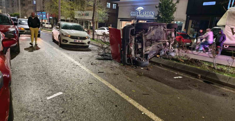 Bafra'da Ağaç Devrilmesi Sonucu Trafik Kazası: 1 Yaralı
