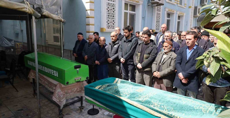 Bafra'da İki Kardeş Yan Yana Defnedildi