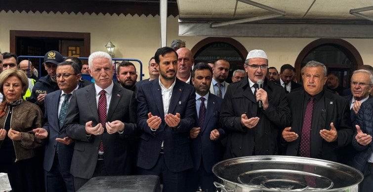 Bağcılar'da 15 Bin Kişiye Kavurmalı Pilav İkramı Yapıldı