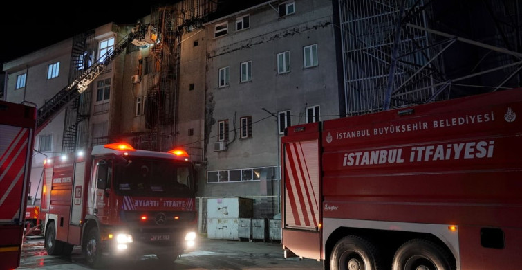 Bağcılar'daki Kağıt Bardak İmalatında Yangın