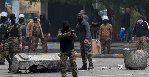 Bağdat'ta İki Protestocu Gerçek Mermiyle Öldürüldü